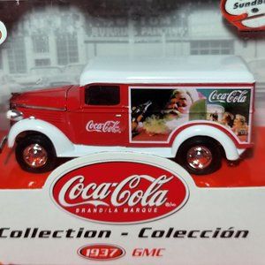 Coca Cola Matchbox 96964 1937 GMC Haddon Sundblom